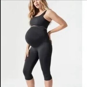 BLANQI Everyday Crop Capri Black Maternity Leggings Size Medium